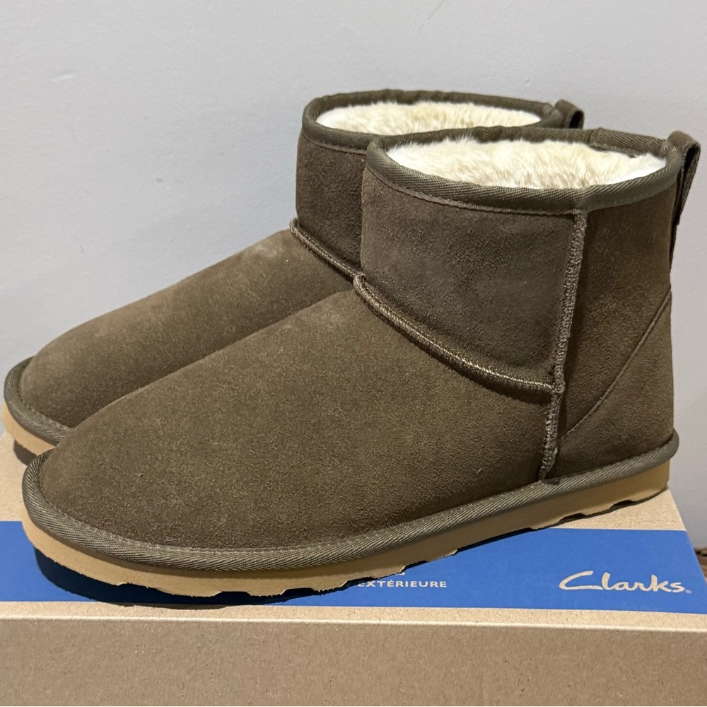 Clarks Men's Sherpa Lined Ankle Bootie Indoor/Outdoor Slippers Size 10